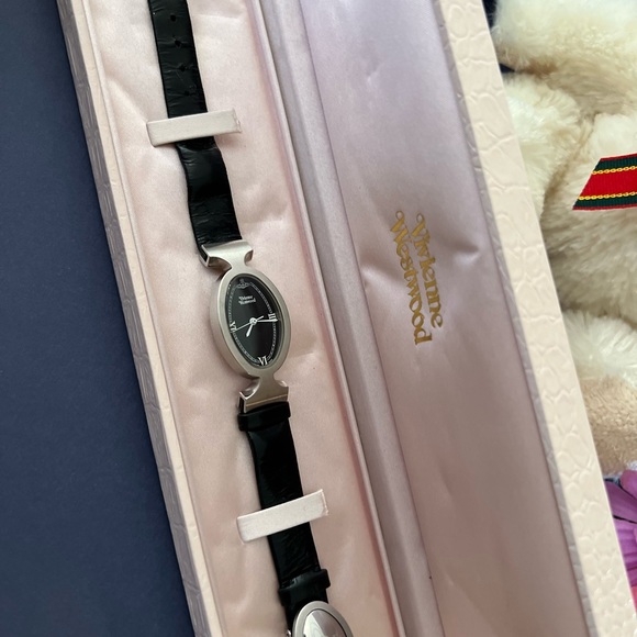 Vivianne Westwood wallet and watch - Picture 6 of 15